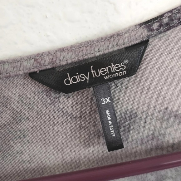 Daisy Fuentes Women's Stretch knit Top size 3X - Picture 3 of 5